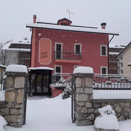 Dafne Пескассероли